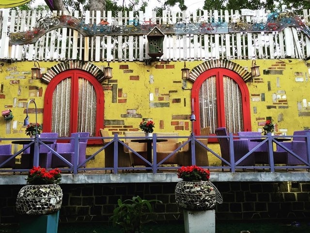 Quán cà phê với phong cách lạ 