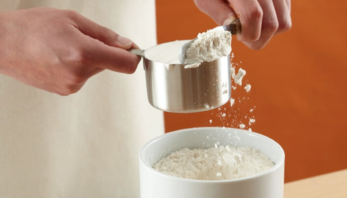 Cách đong nguyên liệu bằng cup